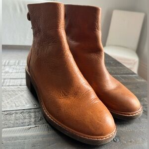 Roots Leather Boots Women’s 9